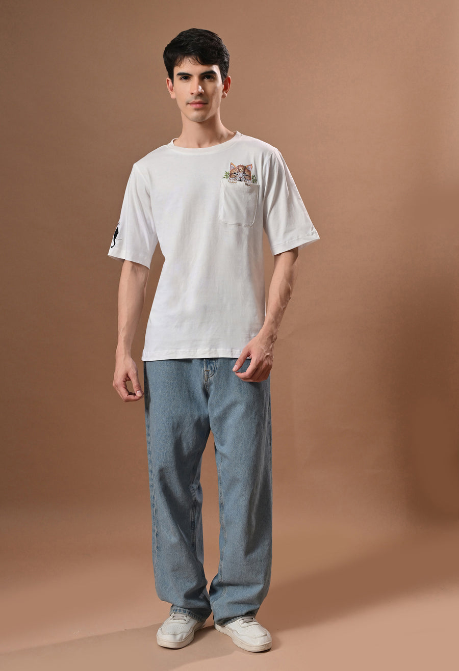 Men white cat embroidered unisex tshirt