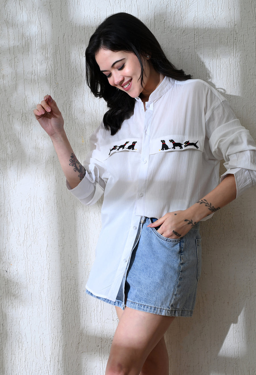 Women's Dog Chase embroidered shirt in white – La Moon