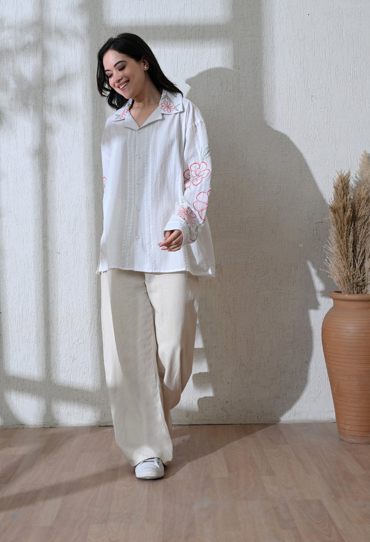 Women's Floral Parade embroidered shirt in white – La Moon