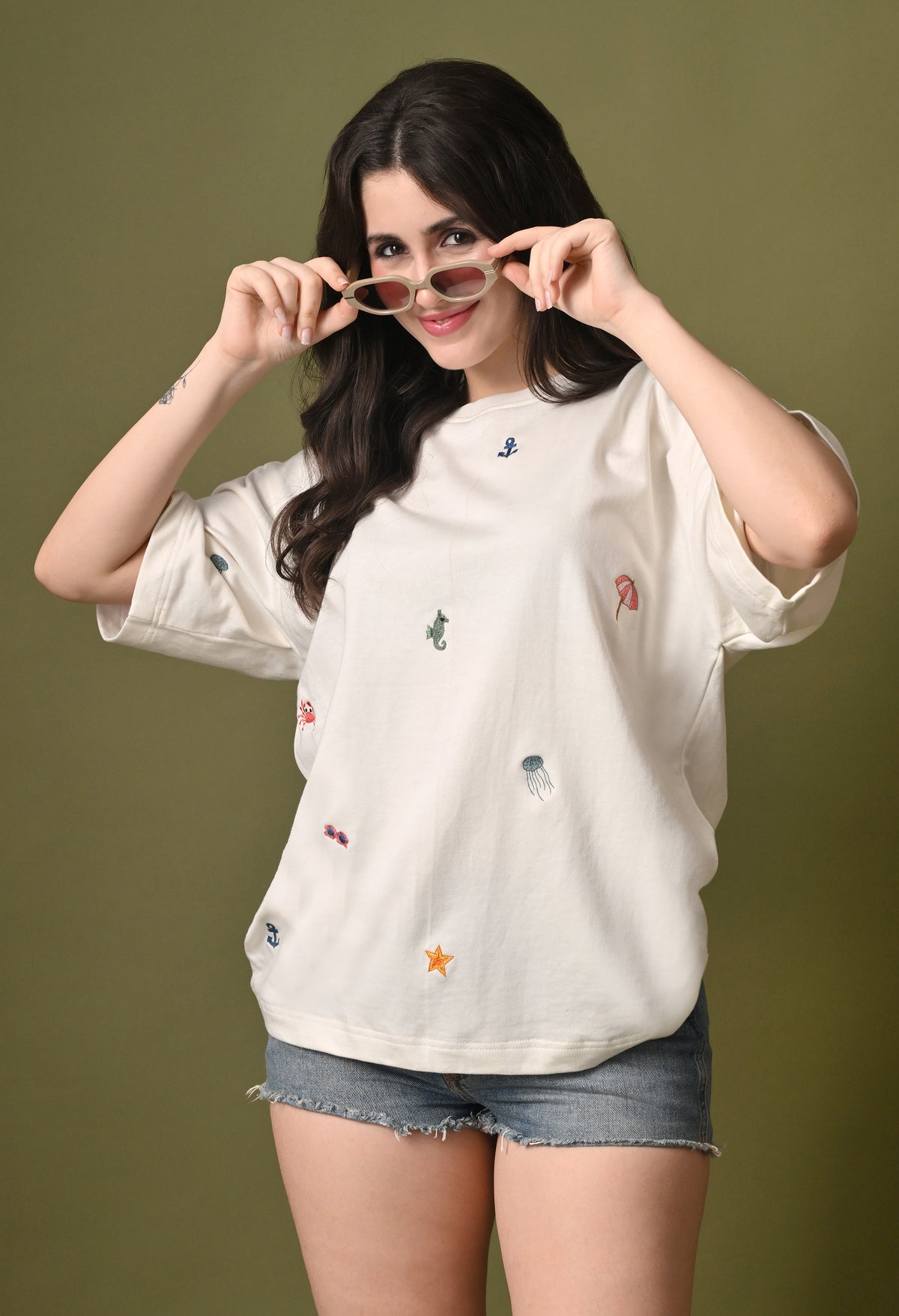 Women off white everyday embroidered unisex tshirt