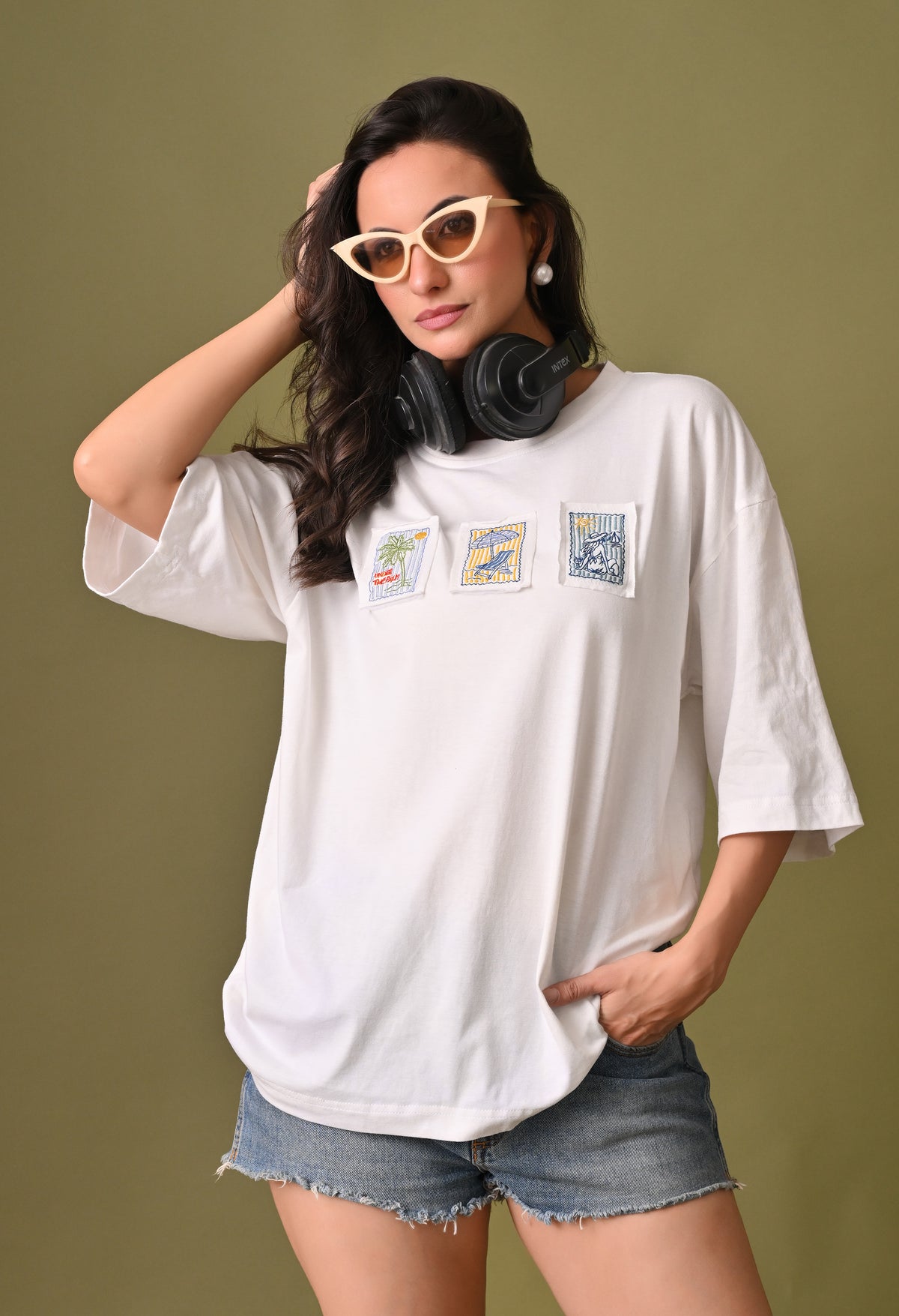 Women off white beach day embroidered unisex tshirt