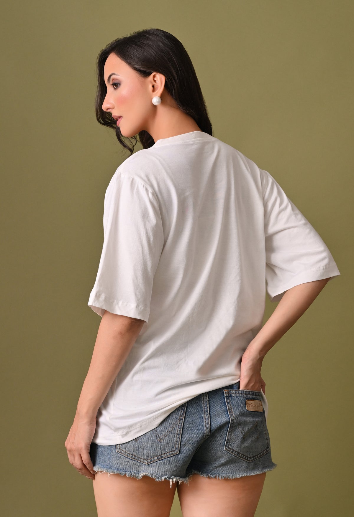 Women white cat embroidered unisex tshirt