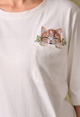 Women white cat embroidered unisex tshirt