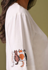 Women white cat embroidered unisex tshirt