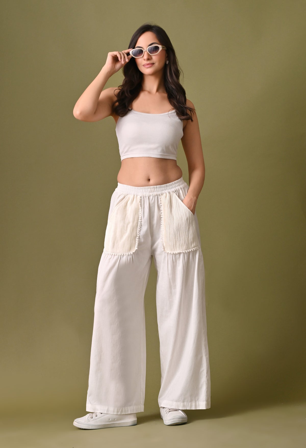 Women casual loose fit off white pleated pocket trouser