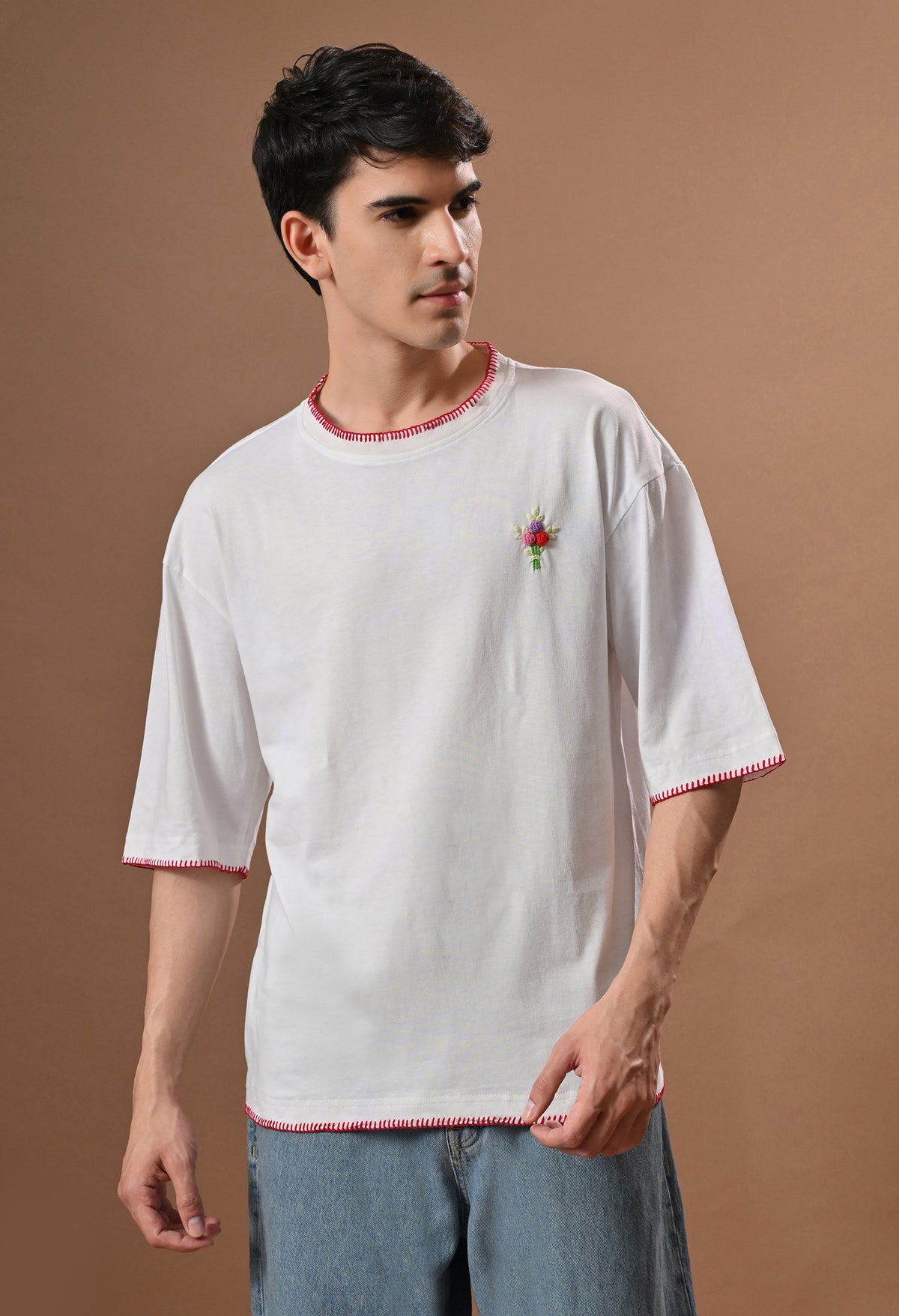 Men white bouqet embroidered unisex tshirt