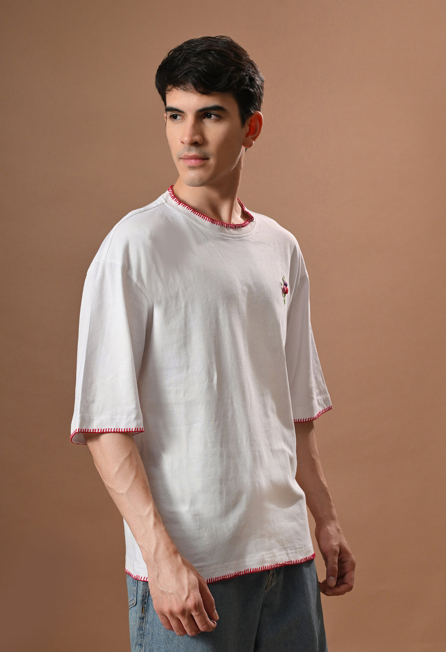 Men white bouqet embroidered unisex tshirt