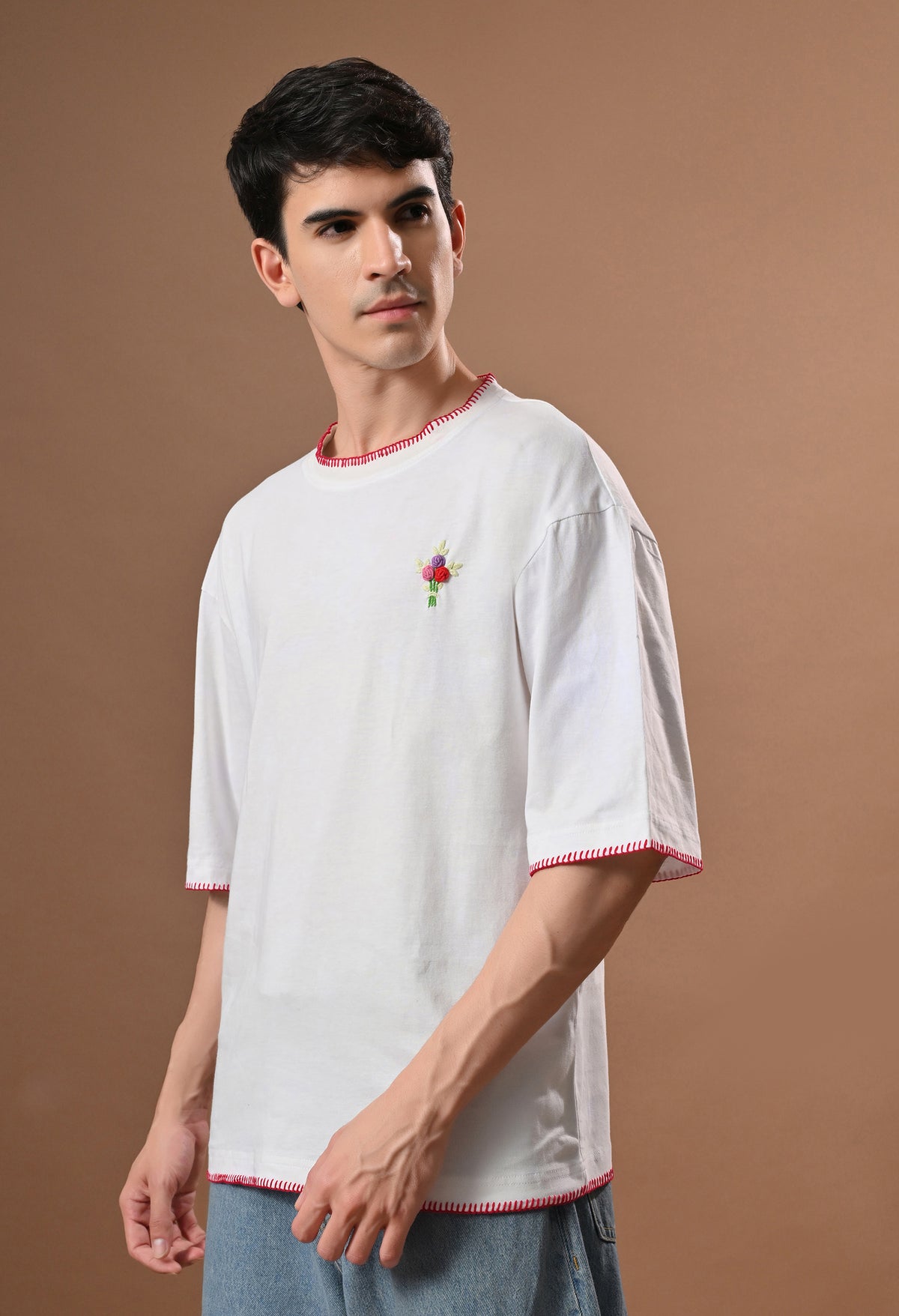 Men white bouqet embroidered unisex tshirt