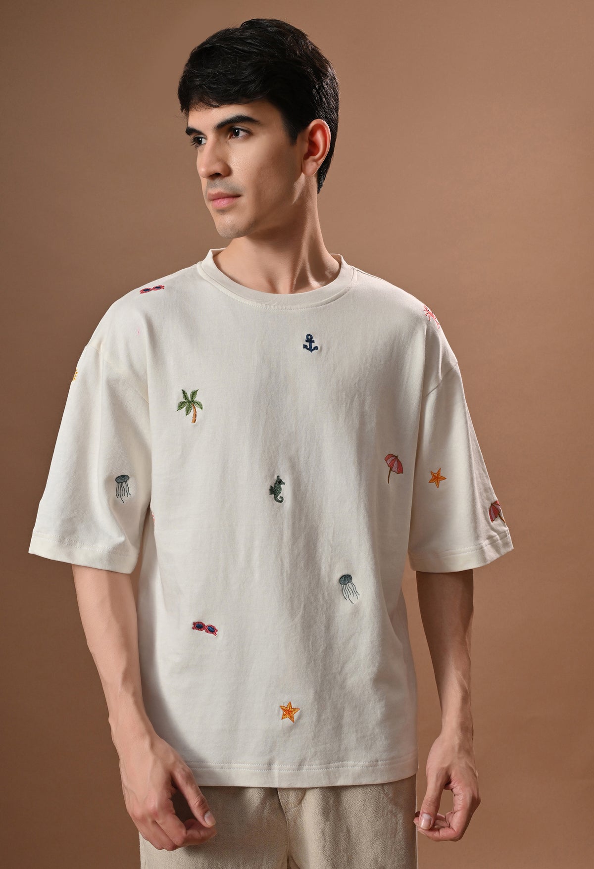 Men off white everyday embroidered unisex tshirt
