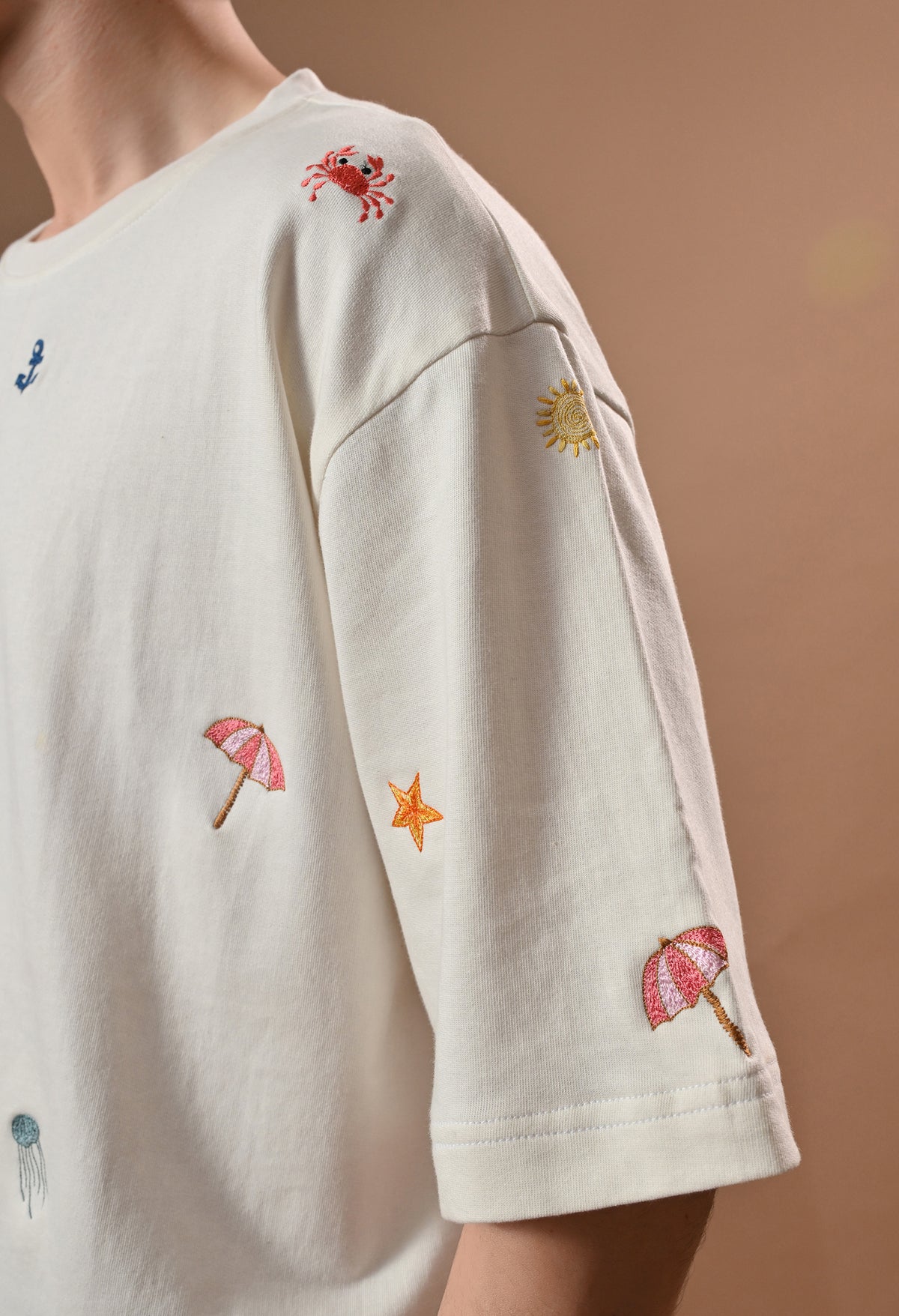Men off white everyday embroidered unisex tshirt