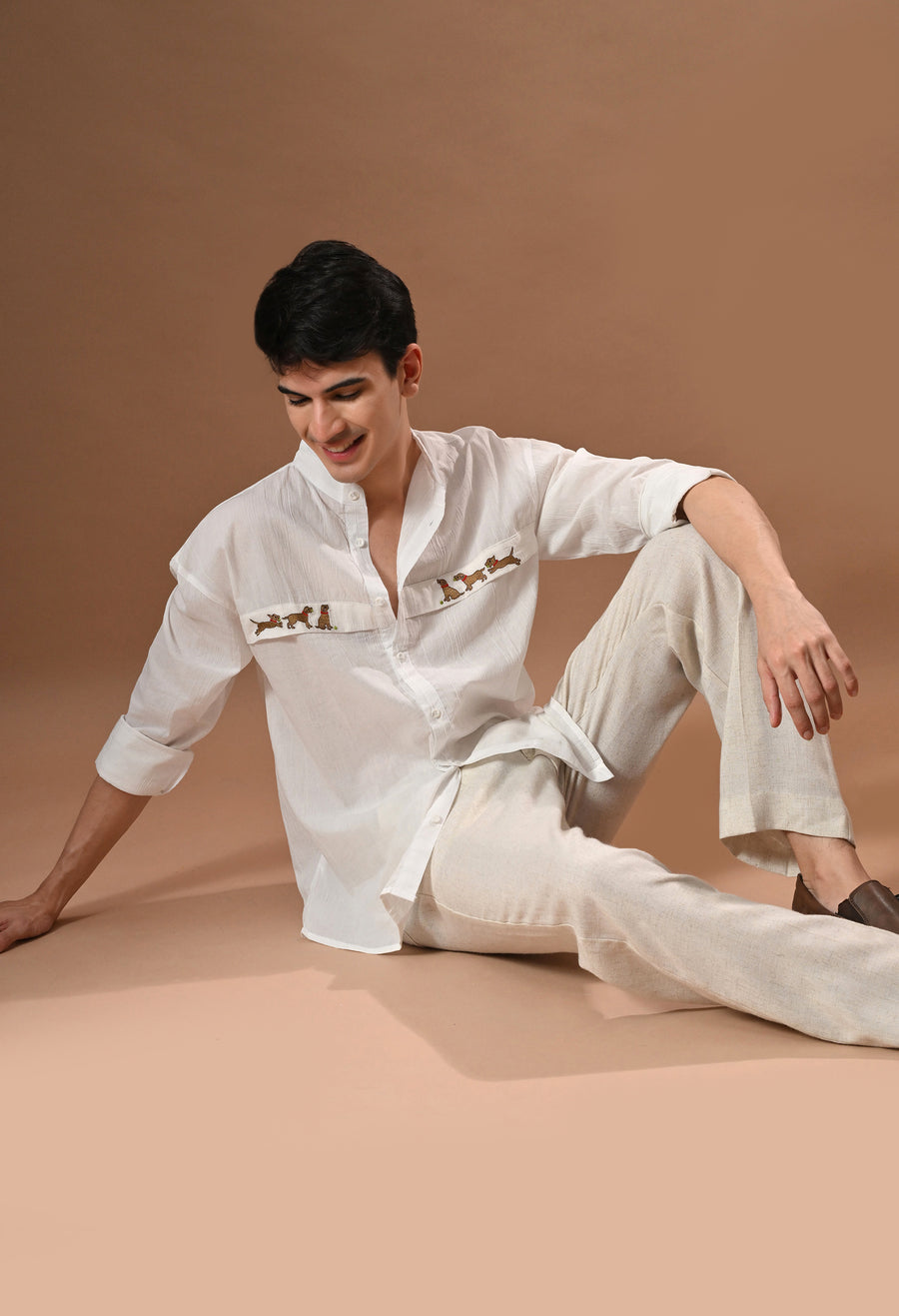 Men white brown dog chase embroidered unisex shirt