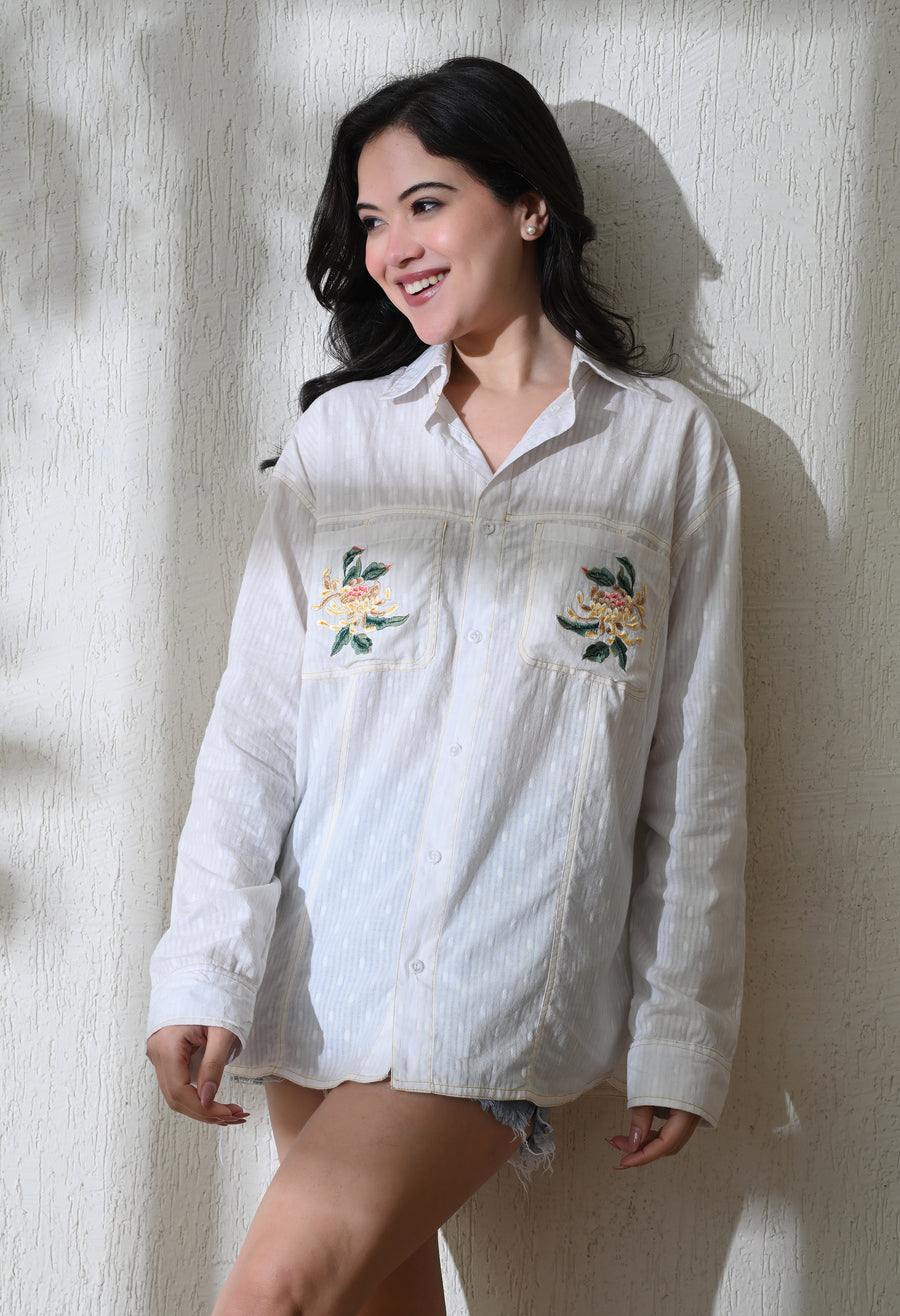 Women's Pocket Blossom embroidered shirt in white – La Moon
